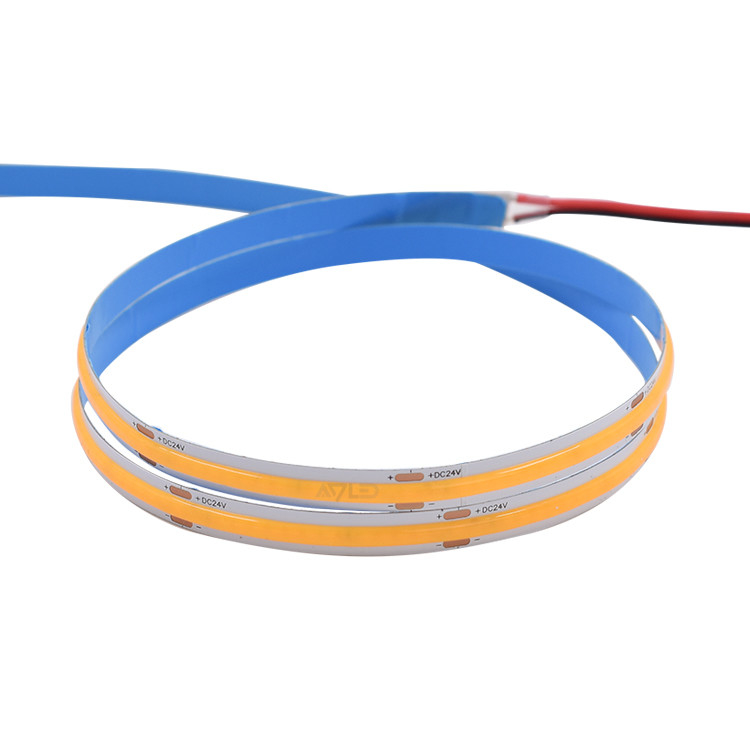 320 LEDs COB Streifenlicht Warmes Weiß 6500K Farbtemperatur CE RoHS zertifiziert 3- 12V/24V